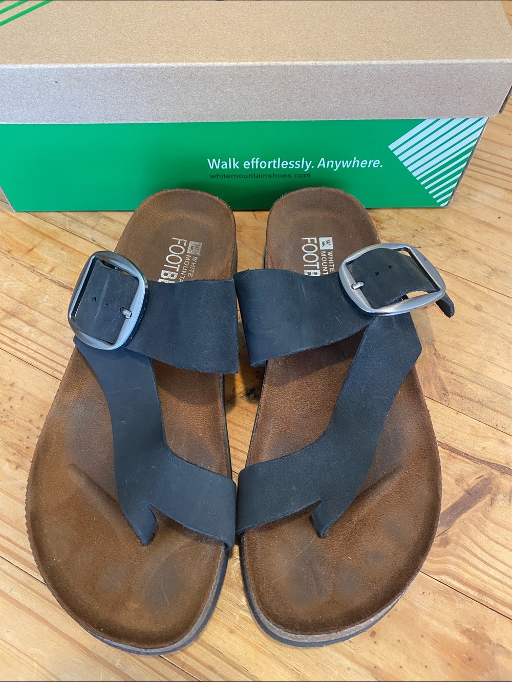 White Mountain Black Women’s Buckle Toe-Loop Sandals